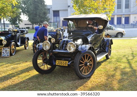 BAKERSFIELD, CA - OCT 24: A 1915 air-cooled Franklin parks for judging at the \