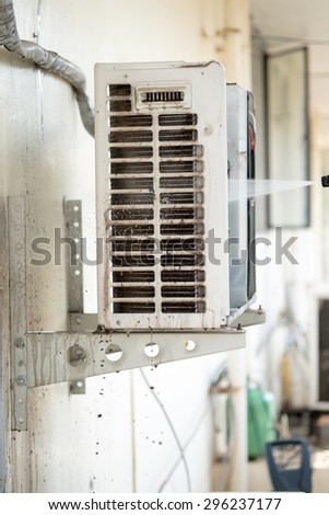 Cleaning air conditioning