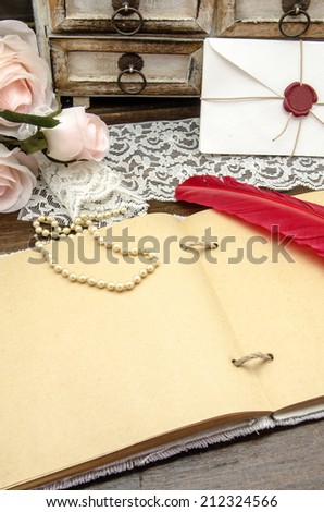 Table writer with pen and notebook cards
