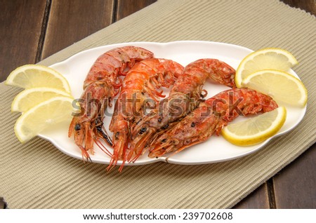 Various grilled shrimp surrounded by white background