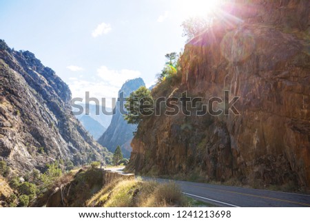 Kings River Canyon in Kings Canyon and Sequioa National Park. California. USA
