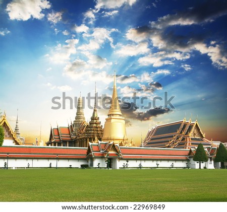 stock photo : Gold palace in Bangkok