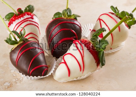 chocolate covered strawberries with dark and white chocolate