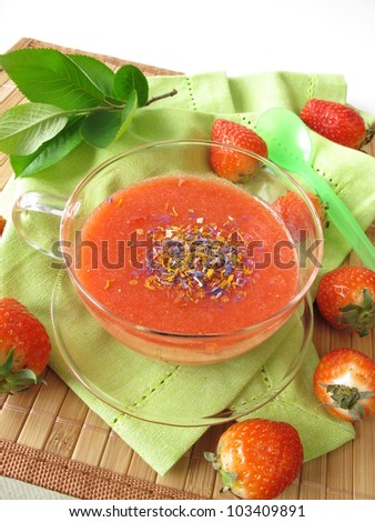 Strawberry dessert with flower sugar