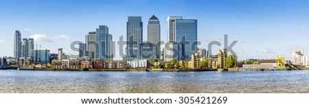 Canary Wharf panoramic view from Greenwich.Includes: Credit Suisse, Morgan Stanley, HSBC Group Head Office, Canary Wharf Tower, Citigroup Centre, One Churchill Place(Barclays), Riverside apartment.