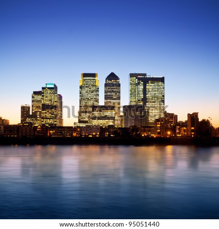 Canary Wharf at dusk, Famous skyscrapers of London\'s financial district at twilight.