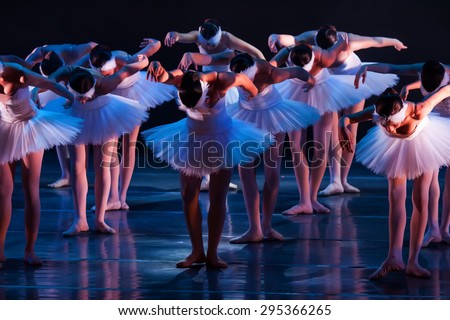 unrecognizable ballet dancers