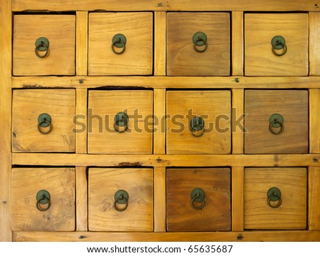 the old wooden drawer