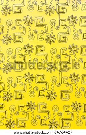 yellow cloth that knit to manually the design