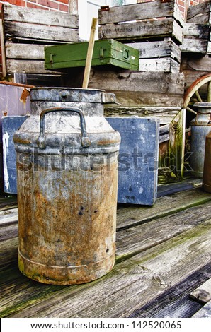 Vintage - Metal milk barrel, wooden boxes, fruit cases and other old stuff / The old things - HDR