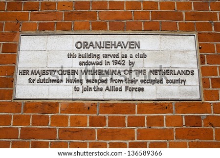 Plaque in Hyde Park Place marking the site of \'Oranjehaven\' - a club during the Second World War used by dutch people who fled Nazi Germany and joined the Allied forces.