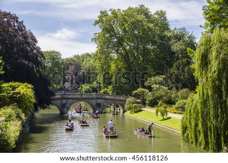 A picturesque view of Clare Bridge over the River Cam in Cambridge, UK.