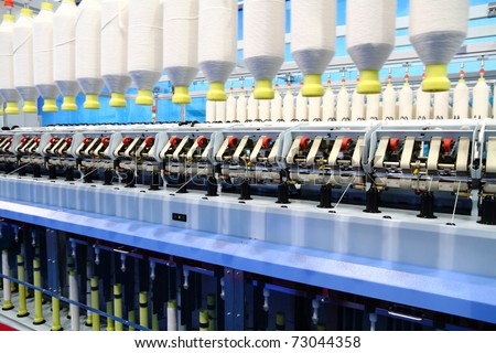 Cotton yarn production in a textile factory