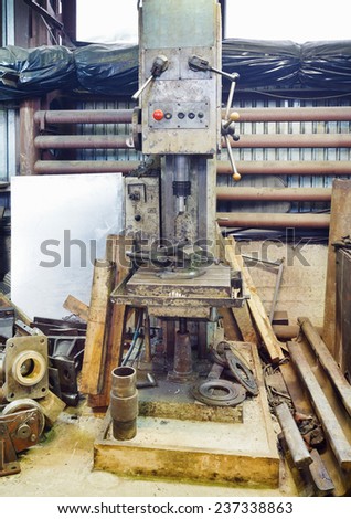 old boring machine in turning work shop