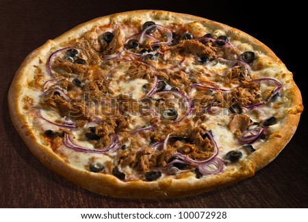 Pizza tonno with tuna fish, onion and olives - isolated\
Collection of dozens of various pizza (30 items)