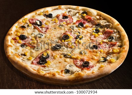 Pizza perugia with bacon, corn, olives and mushrooms - isolated\
Collection of dozens of various pizza (30 items)