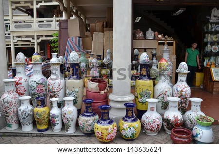 GUANGZHOU, CHINA-JUNE 17: Typical ceramic art shop in Shi Wan, Guangzhou on June 17, 2013. The area is China\'s largest production base of ceramics arts.