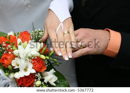 wedding clothes, hands, rings, flowers