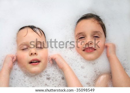 twins in the bath
