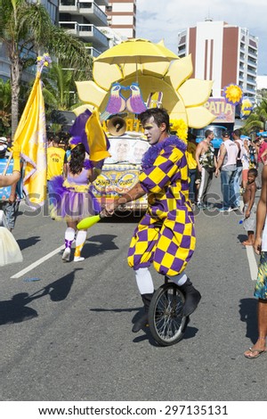 RIO DE JANEIRO, BRAZIL - FEBRUARY 07, 2015: Entertainers lead the Simpatia e Quasi Amor (Sympathy is Almost Love) carnival street party in Ipanema Beach.