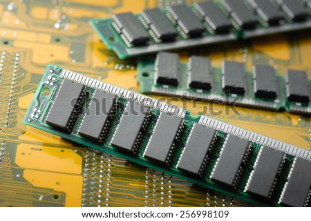 closeup SIMM 72-pin RAM (Old technology)