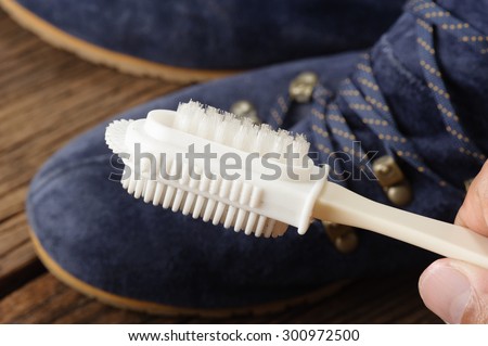 maintenance brush for suede and nubuck shoes