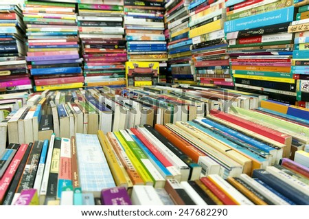 CHIANG MAI, THAILAND - JANUARY 23 : CHIANG MAI UNIVERSITY Book Fair (CMU.), Shops and publishing the book festival to students on the cheap. on January 23 , 2015 in Chiang Mai,Thailand.