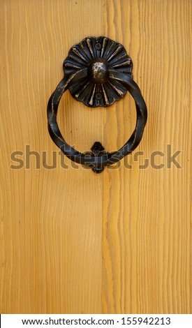 Knocking door knob