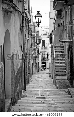 Alley in south Italy (Black and white)
