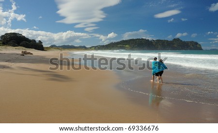 Walk on hot water beach - Hahei - New Zealand