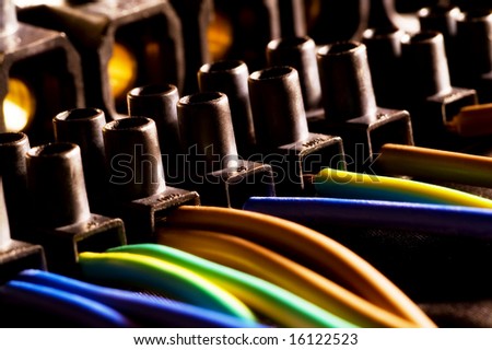 Union of several electrical cables in an industrial installation