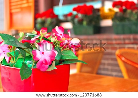 Flowers on the table in a cafe