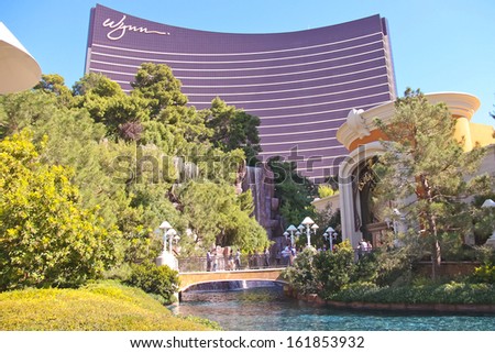 LAS VEGAS, NEVADA, USA - OCTOBER 20 : Park and Falls Hotel Wynn on October 20, 2013 in Las Vegas, Nevada.