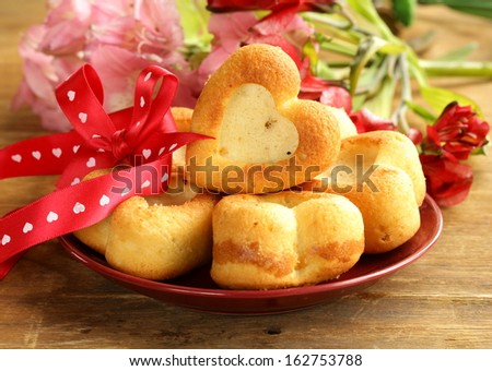 muffins in the shape of a heart - sweet gift for Valentine\'s Day