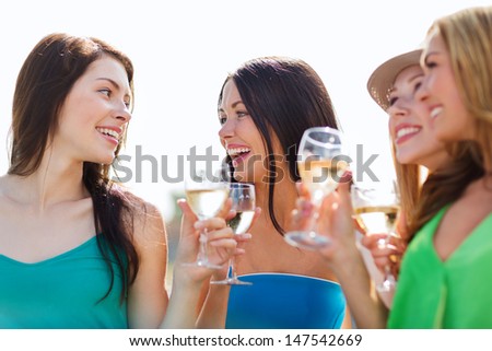 Summer Holidays, Vacation And Celebration - Girls With Champagne Glasses