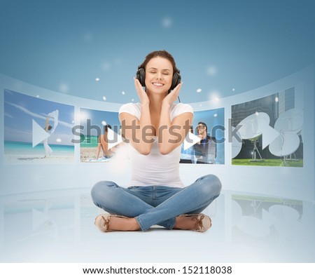 Media, Tv, Music, Enterntaiment And Broadcasting Concept - Happy Woman With Headphones