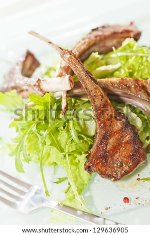 roasted lamb chops with fresh ruccola salad