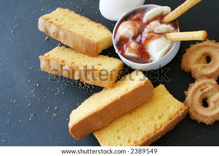 biscuit & rusk cake with jam