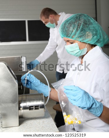 people work in the laboratory
