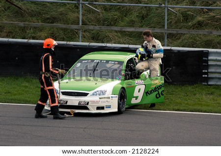 car being towed in the  Elf Benelux Racing League final on circuit of zandvoort in the netherlands