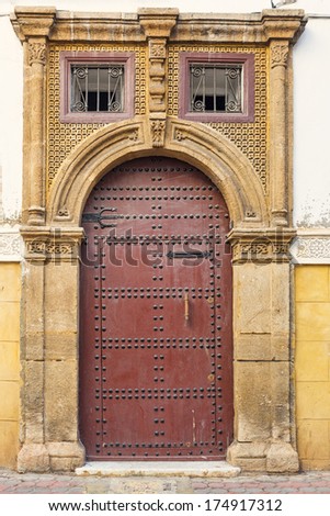 Oriental door im Morocco, Africa