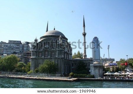 stock photo : Turkey. Istanbul. Mosque and Skyscraper