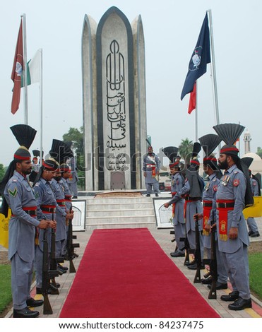 LAHORE, PAKISTAN, SEPT 06: Rangers officials present guard of honor at Yadgar-e- Shohada on the occasion of \