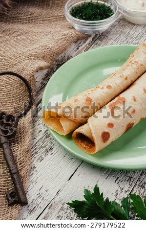 Pancake rolls in light plate