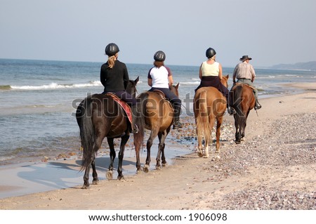 horseback riding on beach. photo : Beach horse-riding