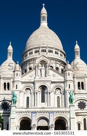 The Basilica of the Sacred Heart of Jesus (Basilique du Sacre-Coeur) on  Montmartre hill, Paris