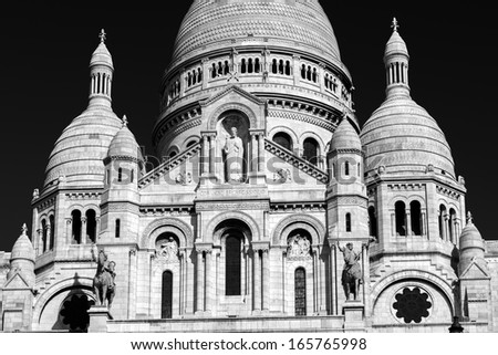 The Basilica of the Sacred Heart of Jesus (Basilique du Sacre-Coeur) on Montmartre hill, Paris