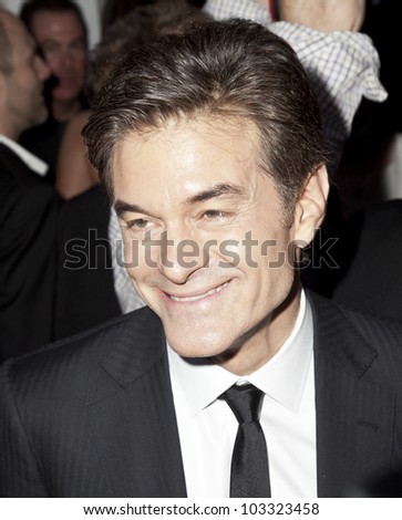 NEW YORK - MAY 23:  Dr. Oz attends the \'Men In Black 3\' New York Premiere at Ziegfeld Theatre on May 23, 2012 in New York City.