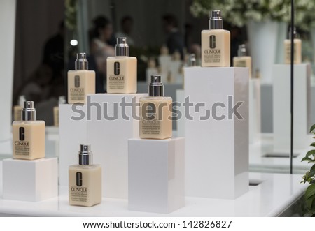 NEW YORK - JUNE 18: Atmosphere at Dramatically Different Party hosted by Clinique launch new Moisturizing Lotion at Loft & Garden at Rockefeller Center on June 18, 2013 in New York City