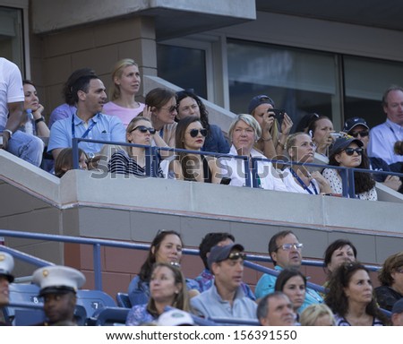 NEW YORK - SEPTEMBER 8: Miranda Kerr & Deborra-Lee Furness attend US Open final match between Serena Williams of USA & Victoria Azarenka of Belarus at USTA National Tennis Center on Sep 8, 2013 in NYC